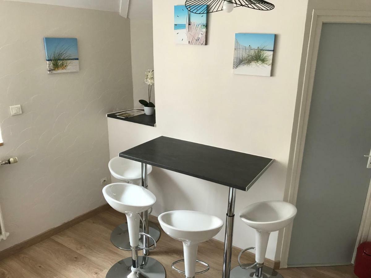 Lumineux T2 Vieille ville 3 pers parking gratuit - by La Source d'OrFée Boulogne-sur-Mer Extérieur photo