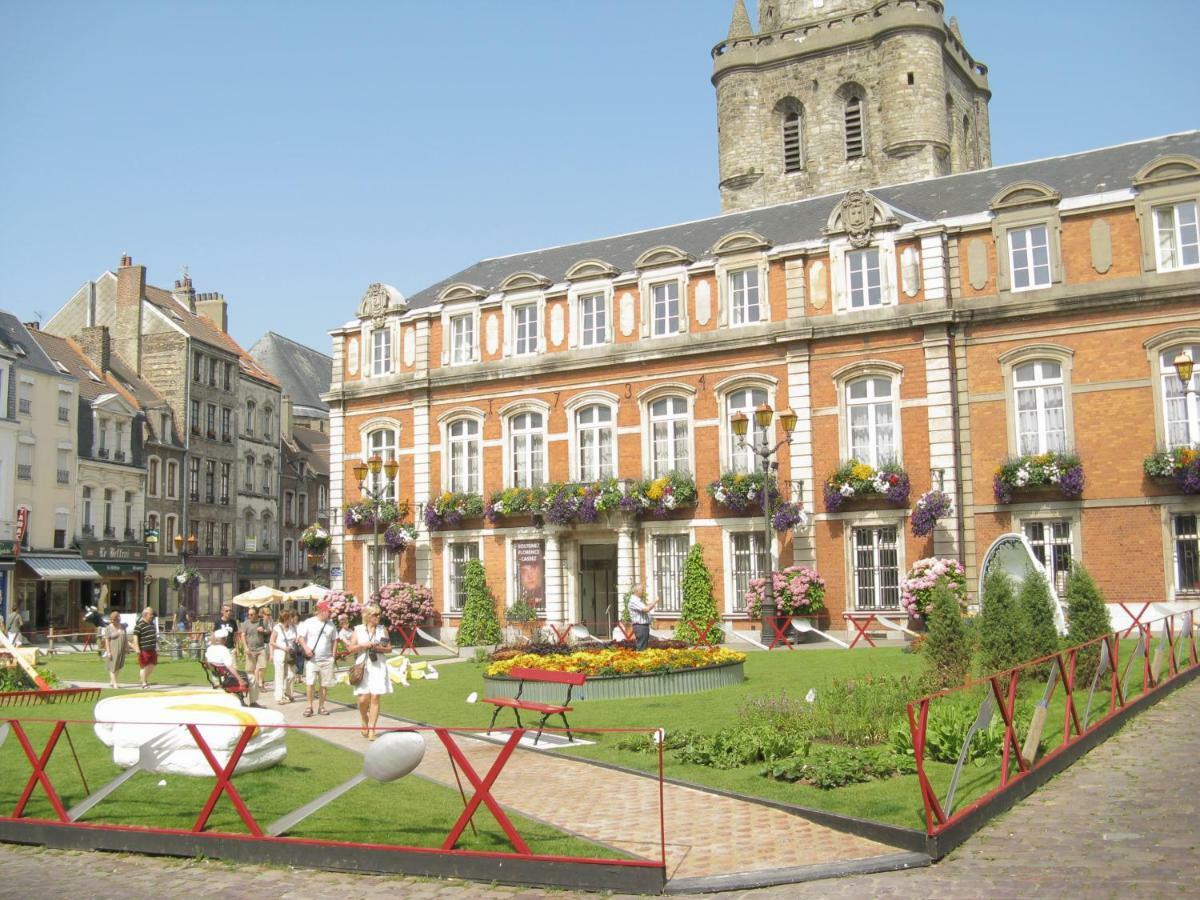 Lumineux T2 Vieille ville 3 pers parking gratuit - by La Source d'OrFée Boulogne-sur-Mer Extérieur photo