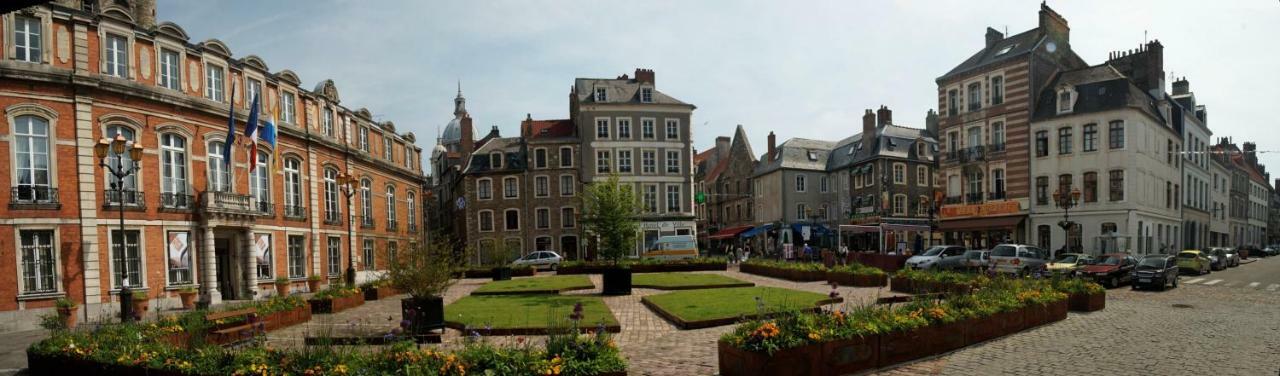 Lumineux T2 Vieille ville 3 pers parking gratuit - by La Source d'OrFée Boulogne-sur-Mer Extérieur photo